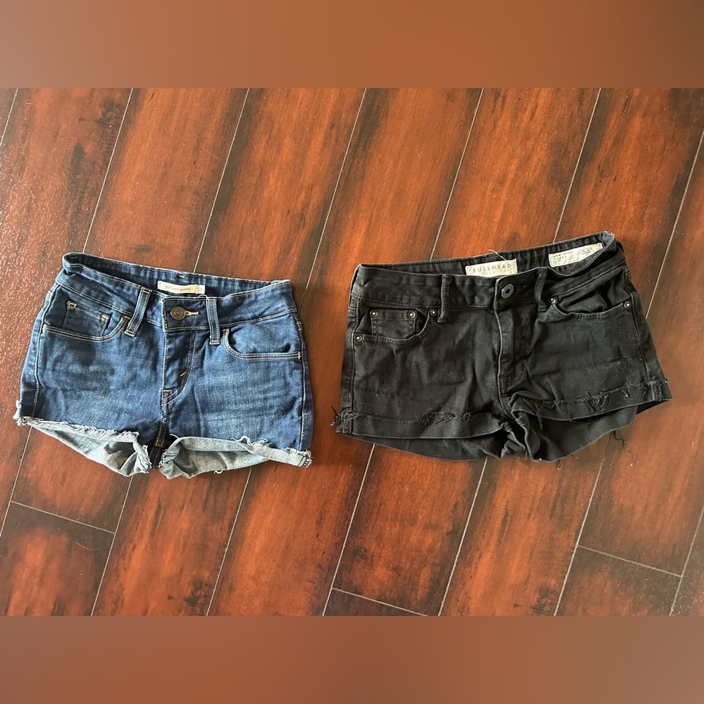 Levi's & Bullhead shorts